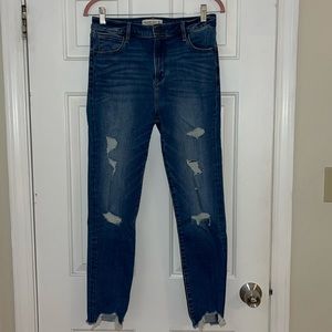 Abercrombie & Fitch super skinny ankle high rise jean, size 29/8. EUC